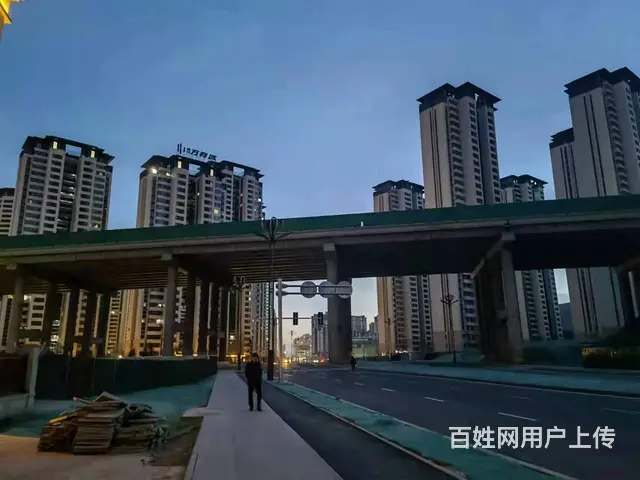 7504(七P）个人湟源大街15号红星天铂一期旺铺出租 - 图片 6