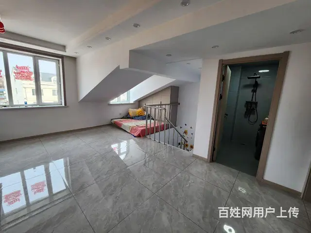 沙场路H组团6楼113平方(包括阁楼）新装修24万，拎包入住 - 图片 1