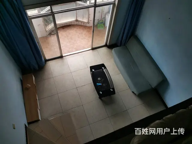 麟秀园 1室1厅1卫带家具出租500元每月 - 图片 1