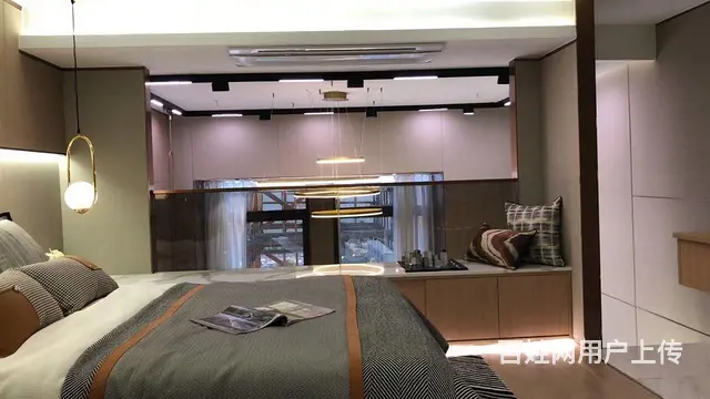 吾悦万达旁绿地峰荟（地铁口挑高现房公寓 可隔两层）全景落地窗 - 图片 2