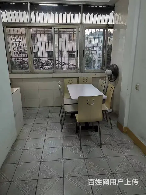 【搞定了！】南夏一街三房一厅出租，带阳台，有部分家私电器（近 - 图片 1