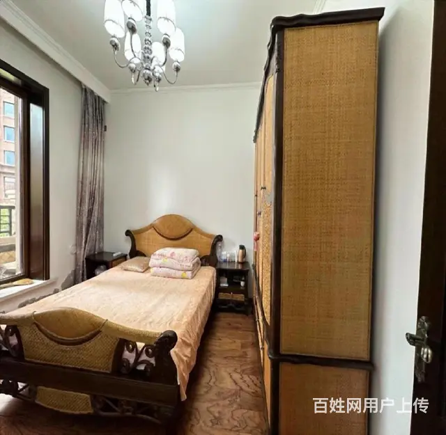 群力双拼别墅出租，挑高客厅使用650平带车库花园商住均可 - 图片 9