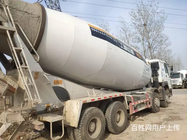 低价出售二手豪沃搅拌车 大20方 国五 前四后八 - 图片 5