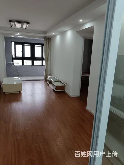 出租 - 图片