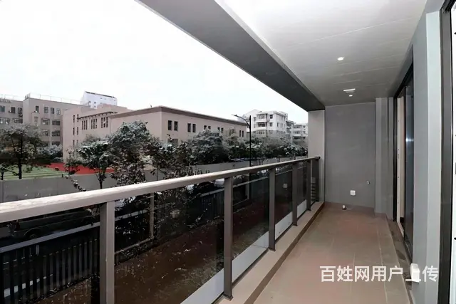 真实房源：商品房满五年，4室，朝向：南北超值先服务后收费 - 图片 1