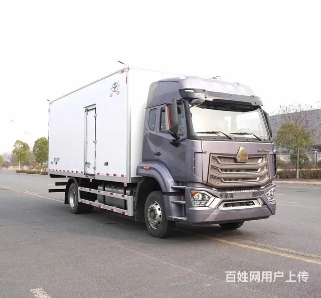 重汽6米8自动挡牛羊肉冷冻冷藏车可以拉多少吨冻货 - 图片 1