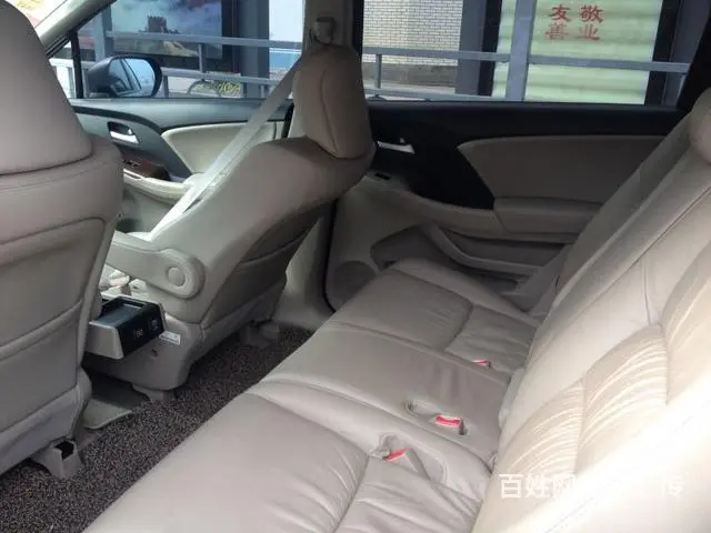 手自一体 天窗 导航 巡航定速 大灯清洗 倒车影像 - 图片 6