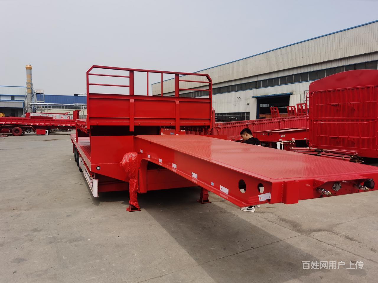 75米大板2.55米宽半挂车,额头可上挖掘机