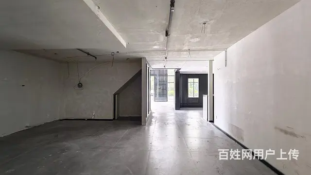 实拍 物联网街 沿街一楼 LOFT服装 婚纱展厅	带水吧台 - 图片 10