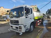东风天锦12方洒水车，6缸发动机！