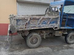 四不像工程车