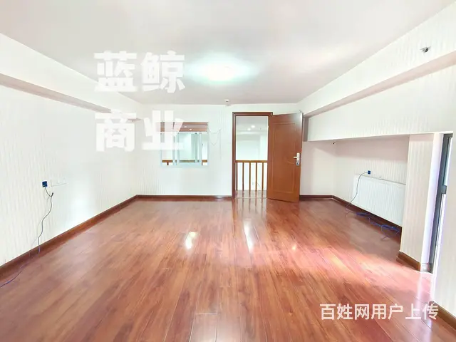 急租 万达旁绿地复试400平纯办公 - 图片 1