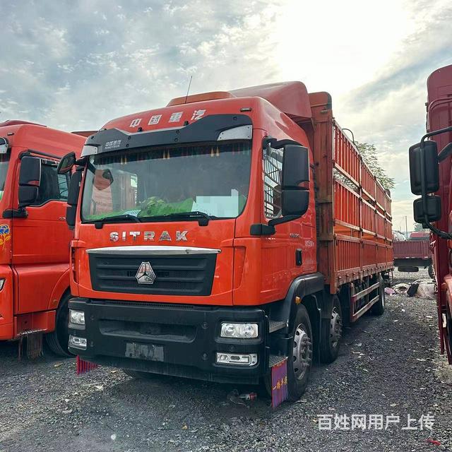 二手汕德卡9.6米高栏载货车 320马力 前四后四的图片