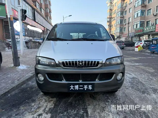 小车嘎嘎板正 - 图片