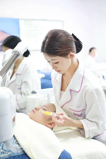 什么美容培训机构好？来广州百美汇学校 - 图片 4