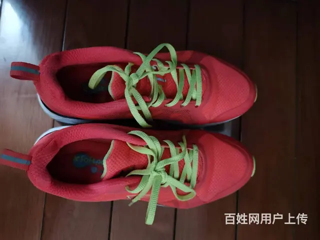 女运动鞋 - 图片 2