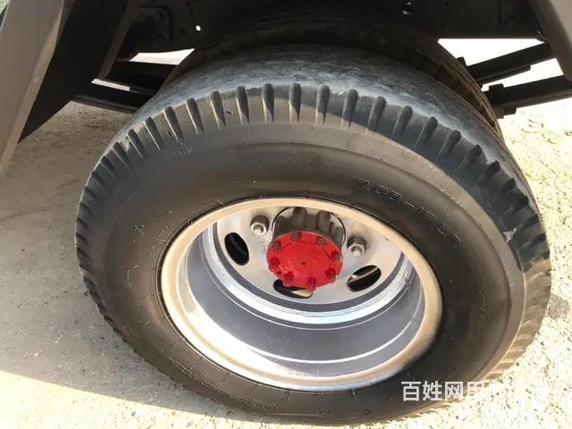 8方洒水车价格便宜、4万公里全新上装洒水系统澎动力 - 图片 11