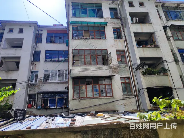 牛角巷简单装璜三室一厅一厨一卫有小院子房屋出售 - 图片 12