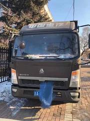 2017年，重汽豪沃单排厢货车