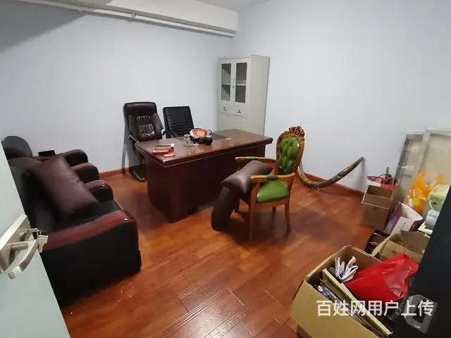 群力 地铁口 财富中心 高区 使用600平 精装修 框架结构 - 图片 3