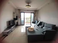 风景湖旁 招商莱顿小镇 南北通透  三房二卫出租  安静舒适