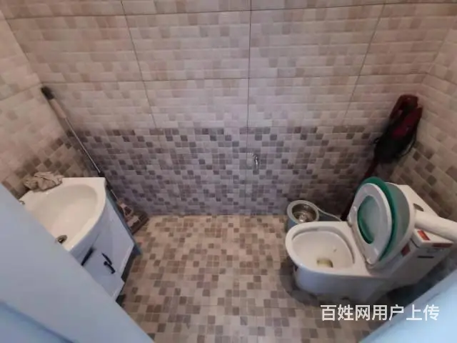 万科翡翠公园66平出入口门市出租 - 图片 1