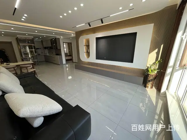 银通水岸花园电梯13层南北通厅精装102平56.8万可议可贷 - 图片 1