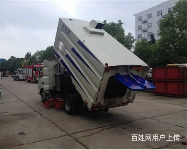 东风多利卡扫路车厂家小型扫路车 - 图片 1