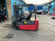 力至优2吨三支点电动叉车，冷库专用二手叉车转让