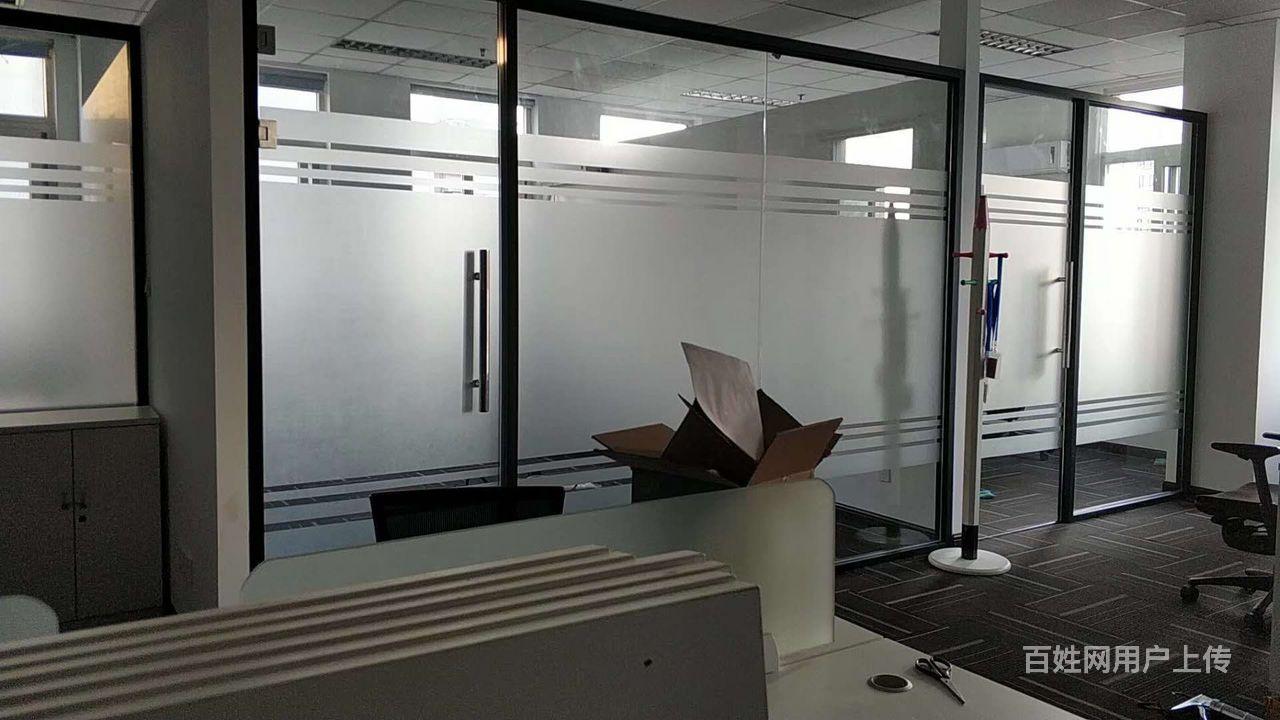 办公室玻璃隔断贴膜,磨砂贴,logo腰线贴制作