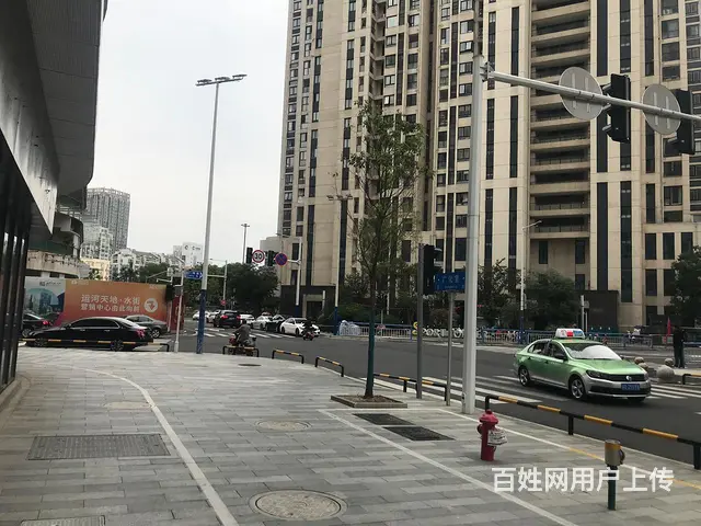 挑高六米，小区主门口五折出售 原价3.3万现价1.5万每平 - 图片 12