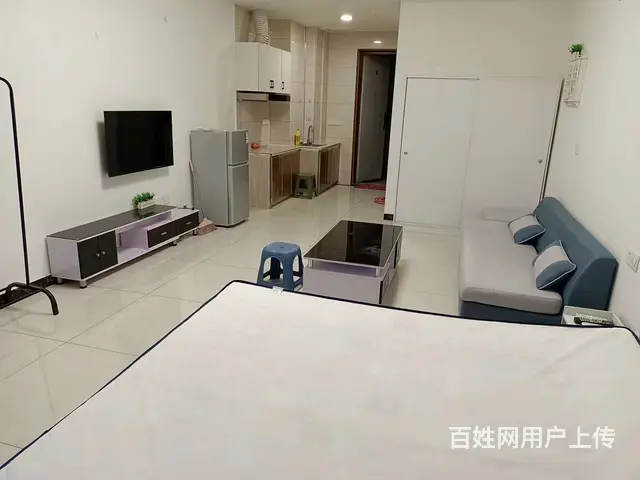 中央广场公寓 1室1厅 精装修地暖，拎包入住的图片