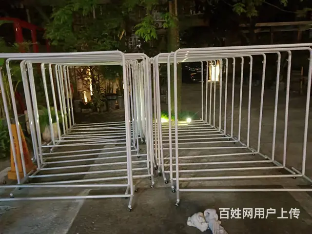 深圳出租桌面镜桌子宴会椅指示牌一米线沙发茶几铁马 - 图片 2