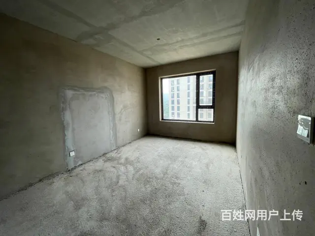中央公园C区14楼，128平，三室二厅二卫，毛坯。86万过户 - 图片 3
