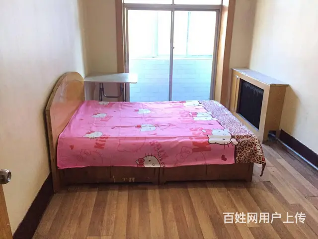 市府恒隆广场旁，红十字会医院旁，3楼，500元/月包WiFI - 图片 1