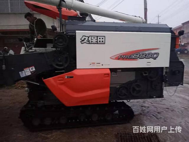 出售久保田988精品收割机，沃得收割机的图片