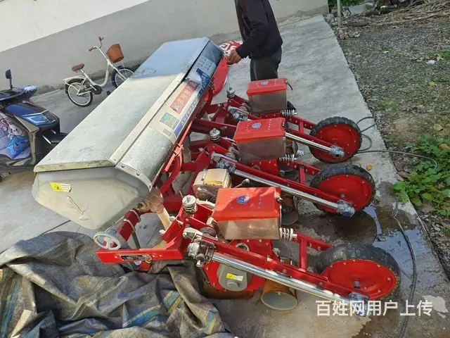 只用一年农哈哈玉米播种机 - 图片 5