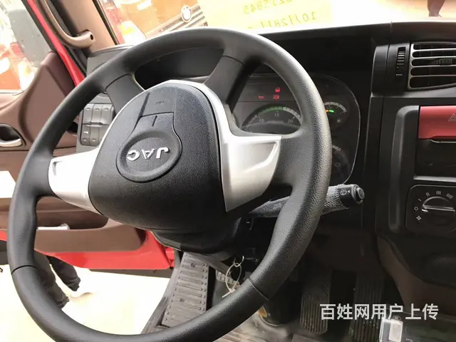 江淮徐工8吨单桥随车吊带爬梯 现车大促销 - 图片 4
