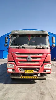 低价转让个人19年底7.8米豪沃自卸车 原版原漆