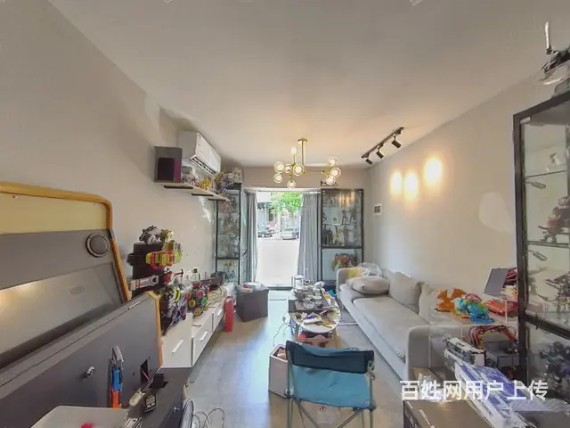 荣泰山庄 豪宅别墅 带私家大平台 位置安静 近梅华 - 图片 1