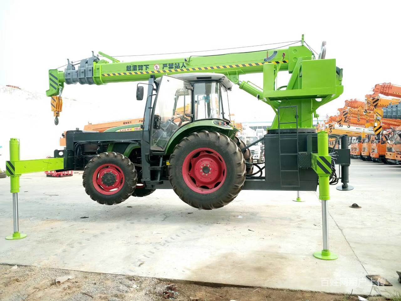 拖拉机吊车多少钱5吨的 12吨拖拉机吊车多少钱