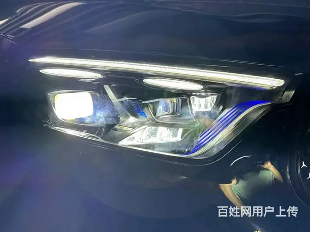 23款24款奔驰GLC升级原厂流星雨数字大灯展示 - 图片 4
