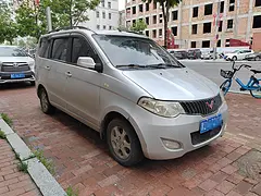 五菱 宏光 2013款 1.5 手动 舒适型7-8座