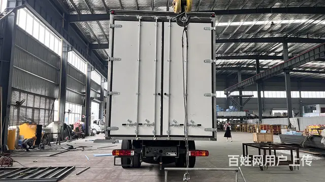 9.8米豪沃三轴雷管炸药厢式运输车厂家订制价格 - 图片 11