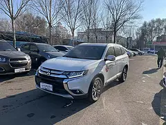 三菱 欧蓝德 2018款 2.4 无级  四驱精英版5座