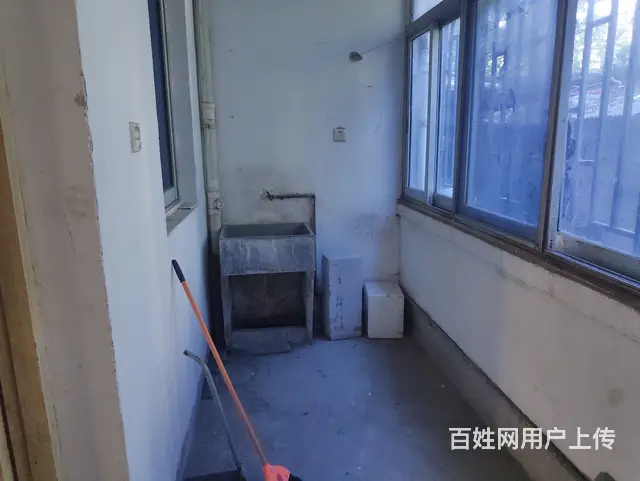 牛角巷简单装璜三室一厅一厨一卫有小院子房屋出售 - 图片 8
