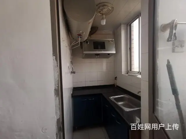 有单独的卫生间和厨房，不是合租，有阳台，民用水电，看房方便。 - 图片 5