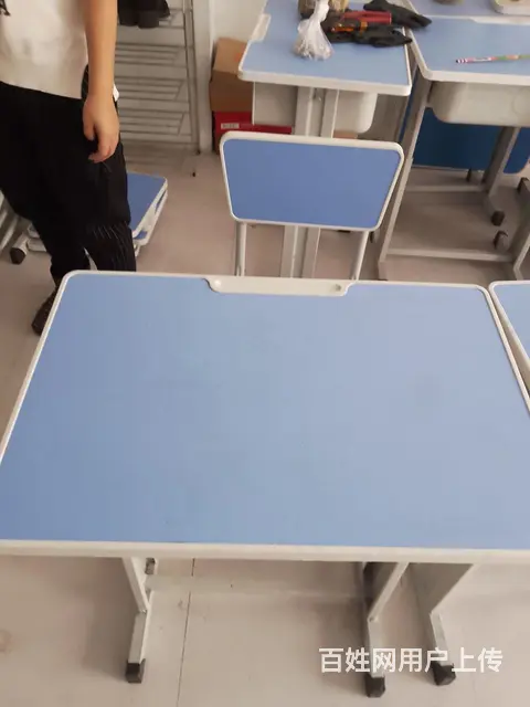 整套课桌吉卖 - 图片 1