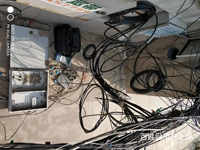 沈阳穿线大神 专业墙内暗线维修入户光纤穿线网络升级 - 图片 1