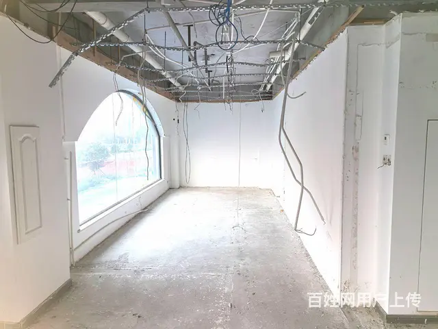 海陵凤城国际铁塔广场麦当劳旁二楼商铺出租 - 图片 2